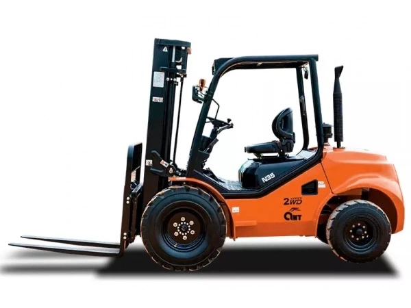 Внедорожный переднеприводный автопогрузчик ANT FD25T-СN высокой проходимости